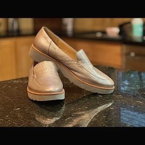 Naturalizer Andie loafer, ultra-lightweight, ultra-comfortable platform loafer